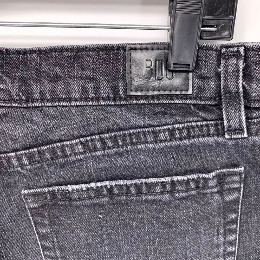 BDG Black High Rise Relaxed Fit Jean Shorts Size 32