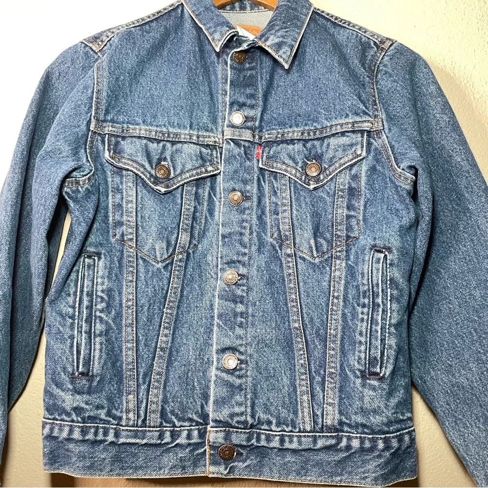 Levis pre owned