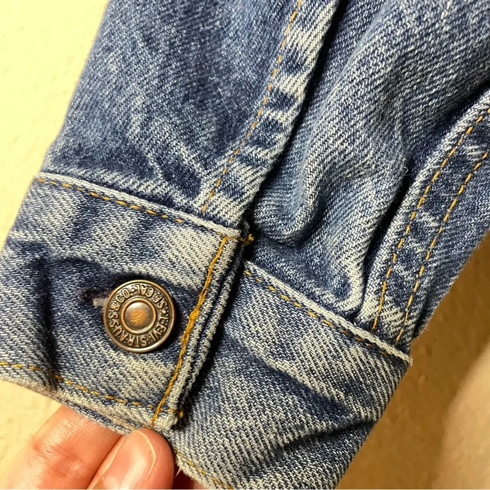 Levis pre owned