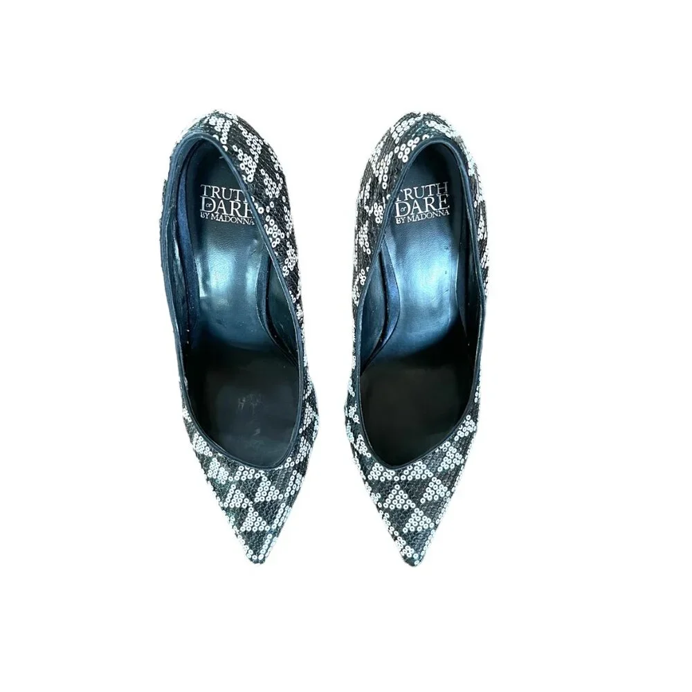Truth or Dare by Madonna beautiful triangular