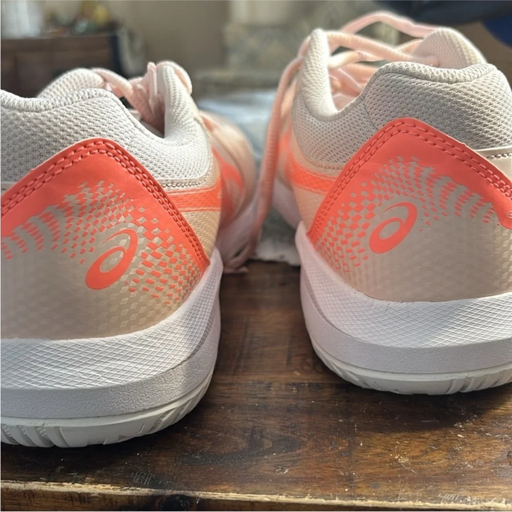 Asics women low
