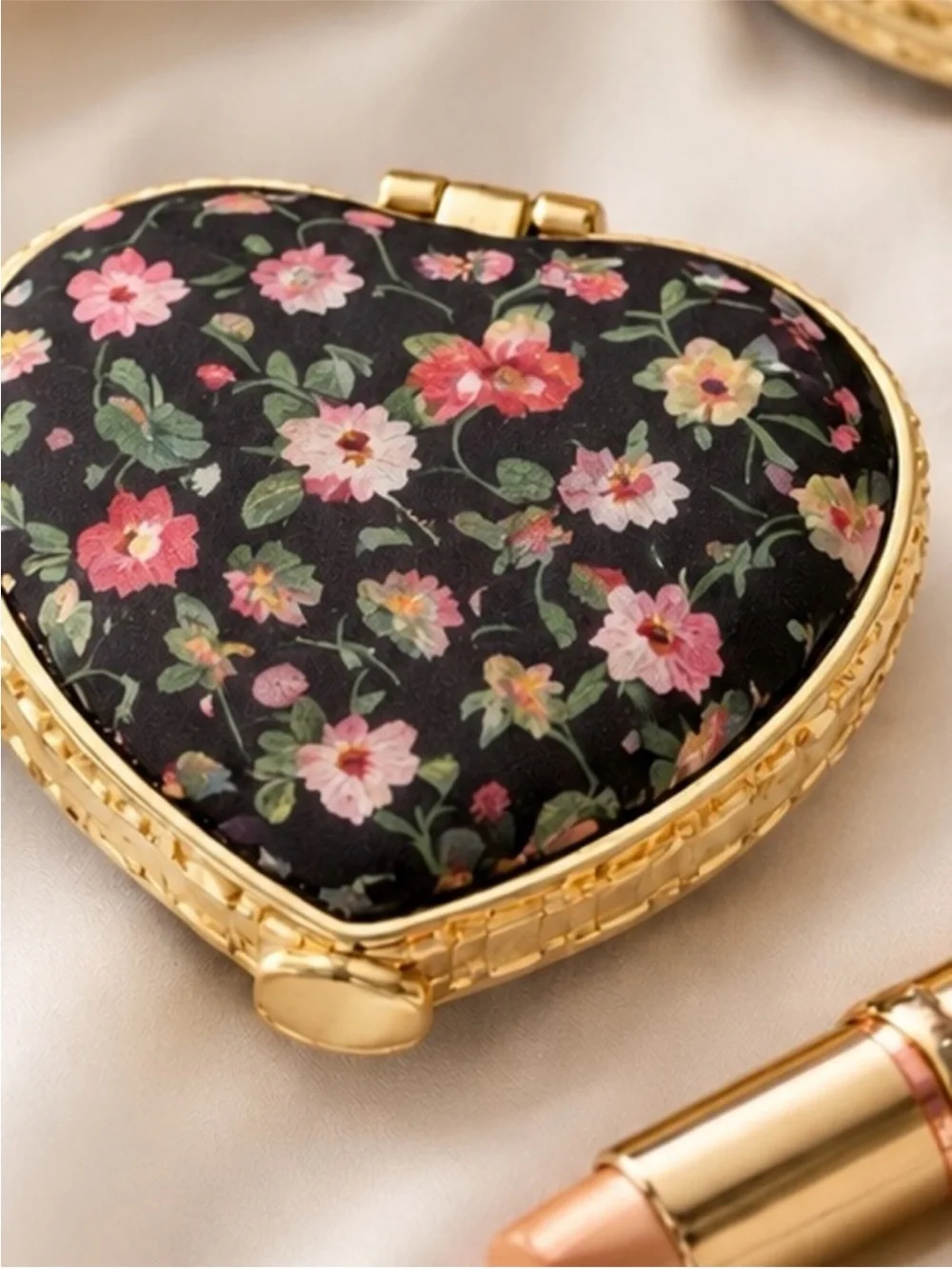Floral Heart Compact Mirror