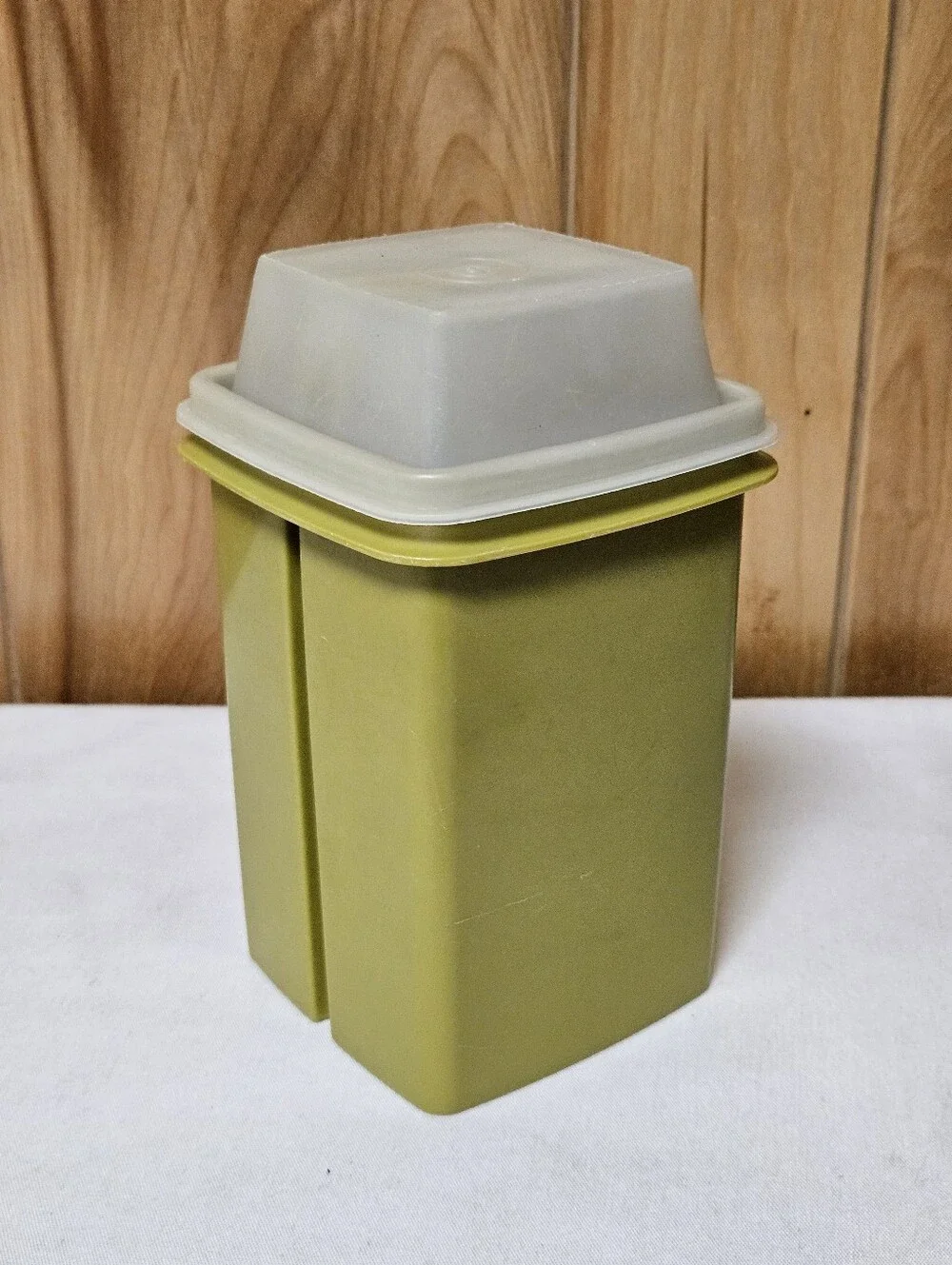 Tupperware Vintage Pickle Olive Keeper #1330-5 Pick-A-Deli Avocado Green 70's