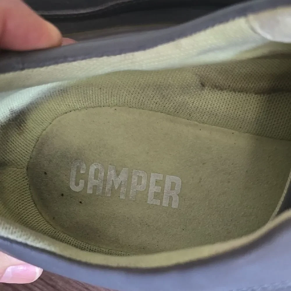 Camper these gray