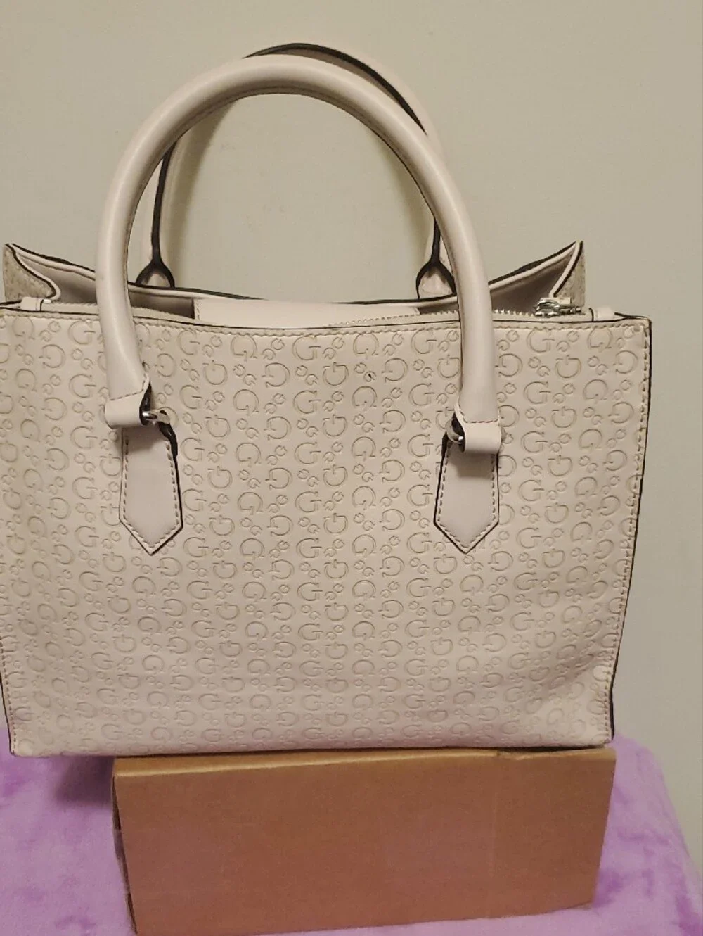 Guess chic satchel
