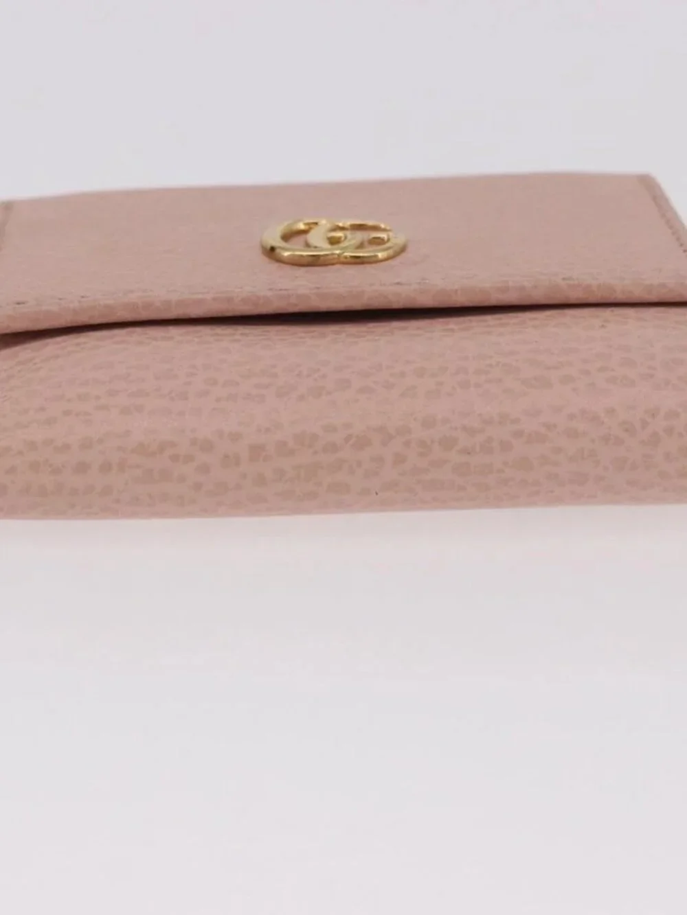 Gucci brand	gucci color	pink