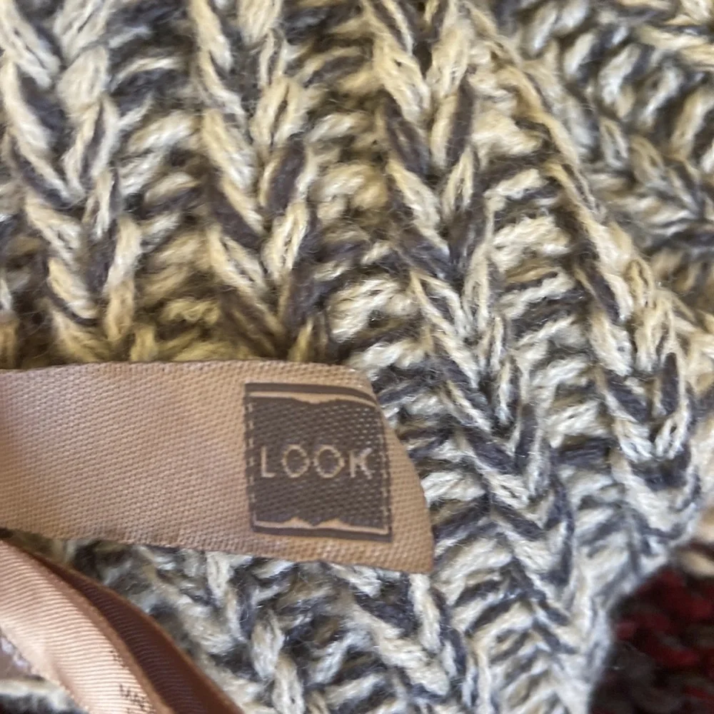 NWOT Knit infinity scarf OS maroon and gray