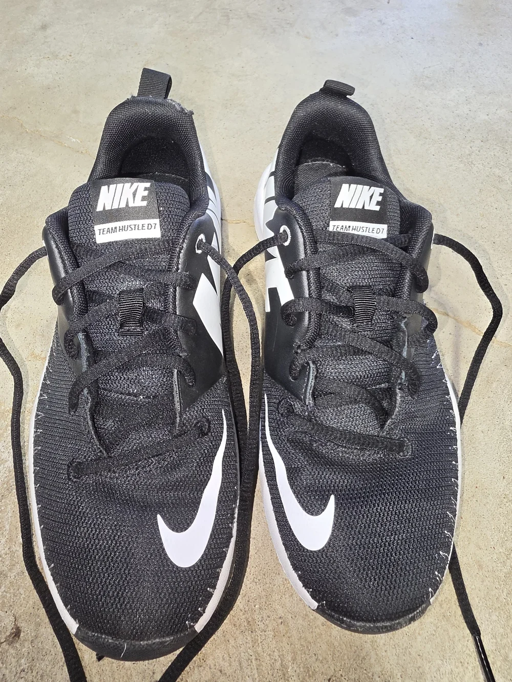 Nike Team Hustle D7 Black & White Youth Sneakers