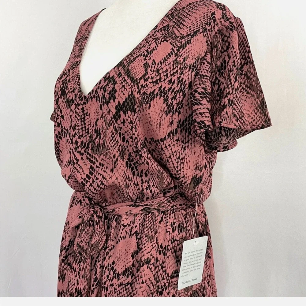 The Vanity Room Snake Print V-Neck Flutter Sleeve Hanky Hem Dress Size Small