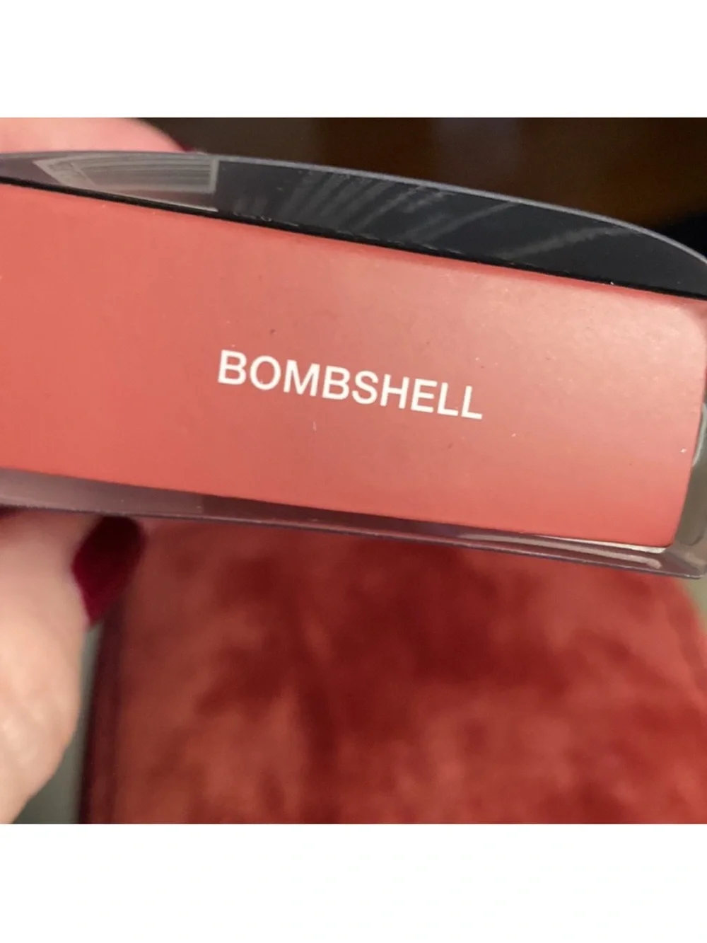 Huda Beauty Liquid Matte Lipstick in Bombshell