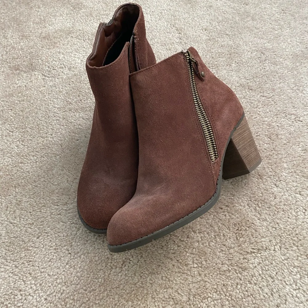 Never worn Women's Brown Suede Ankle Bootie with Side Zip