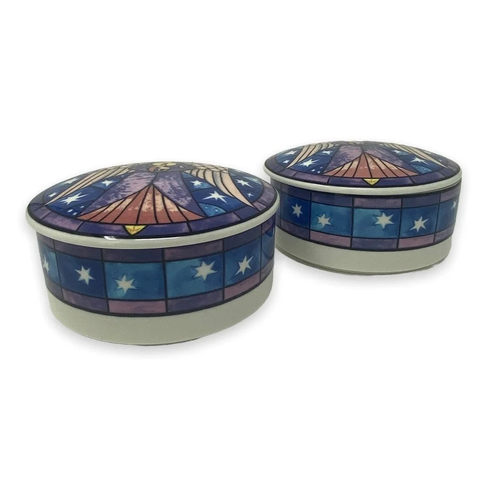 Mikasa cracks lid receive