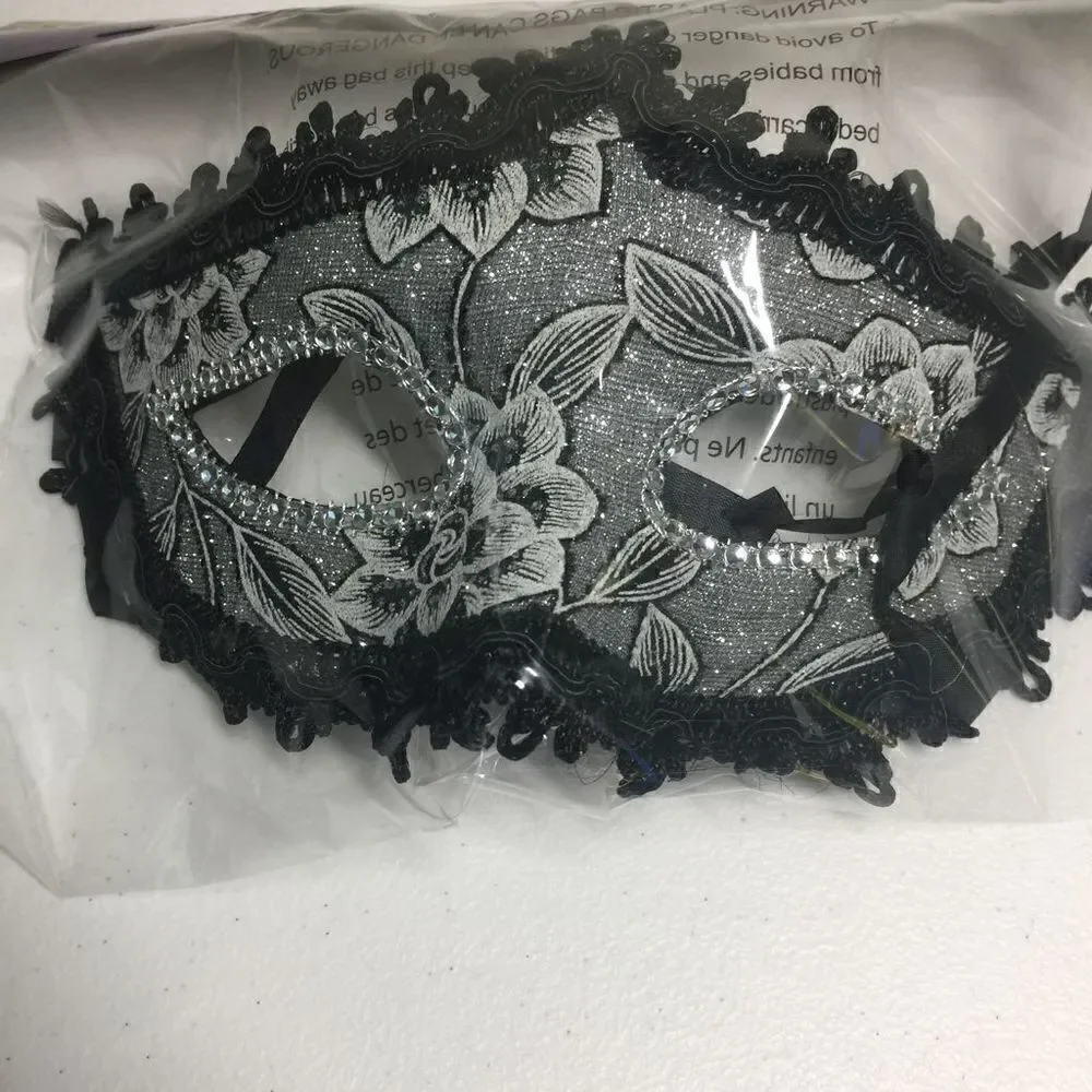 Silver and Black floral lace rhinestone Masquerade Halloween mask costume Mardig