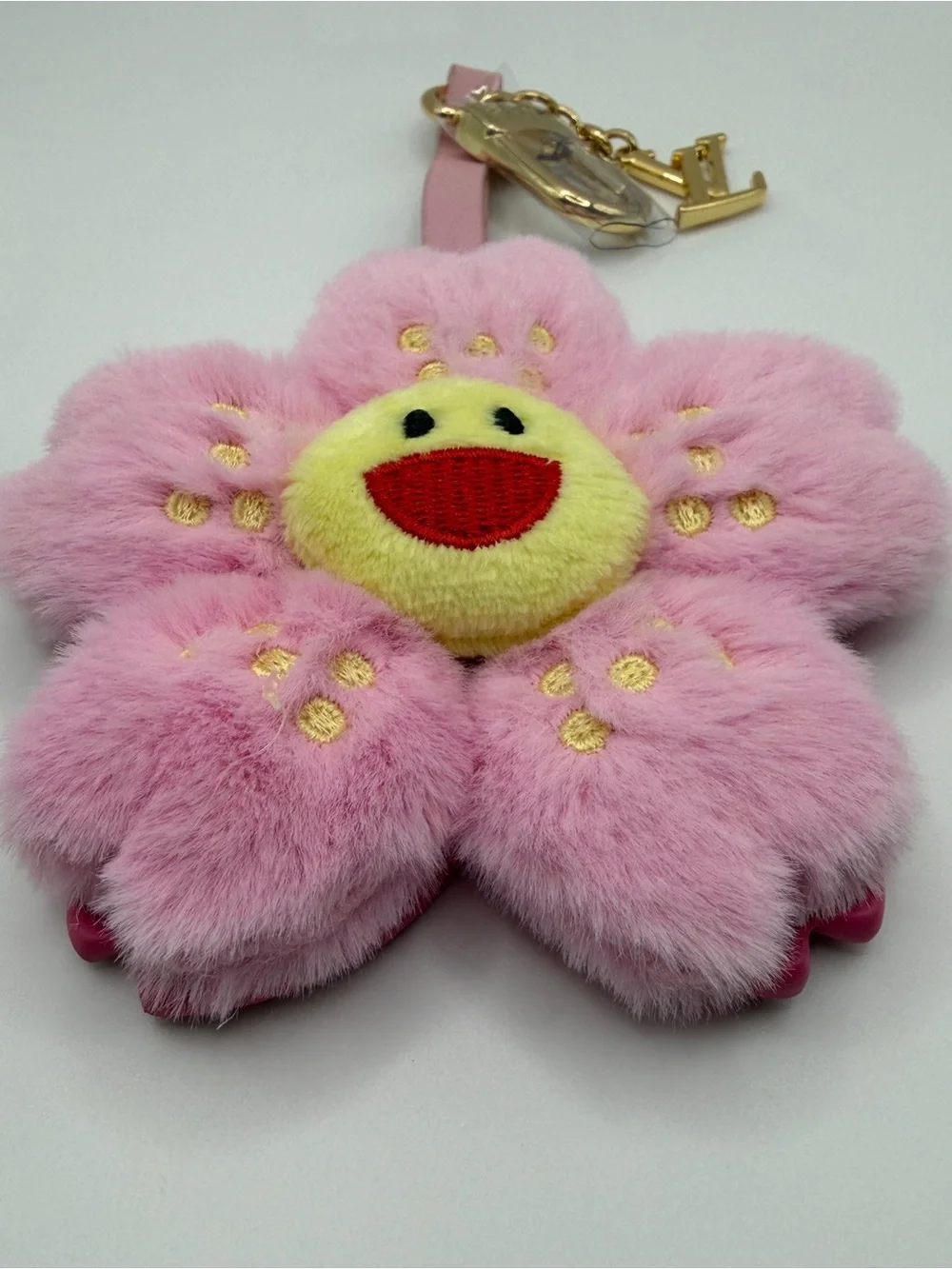 Louis Vuitton cute clasp pink