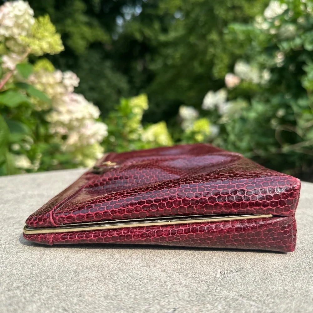 Koret crimson or