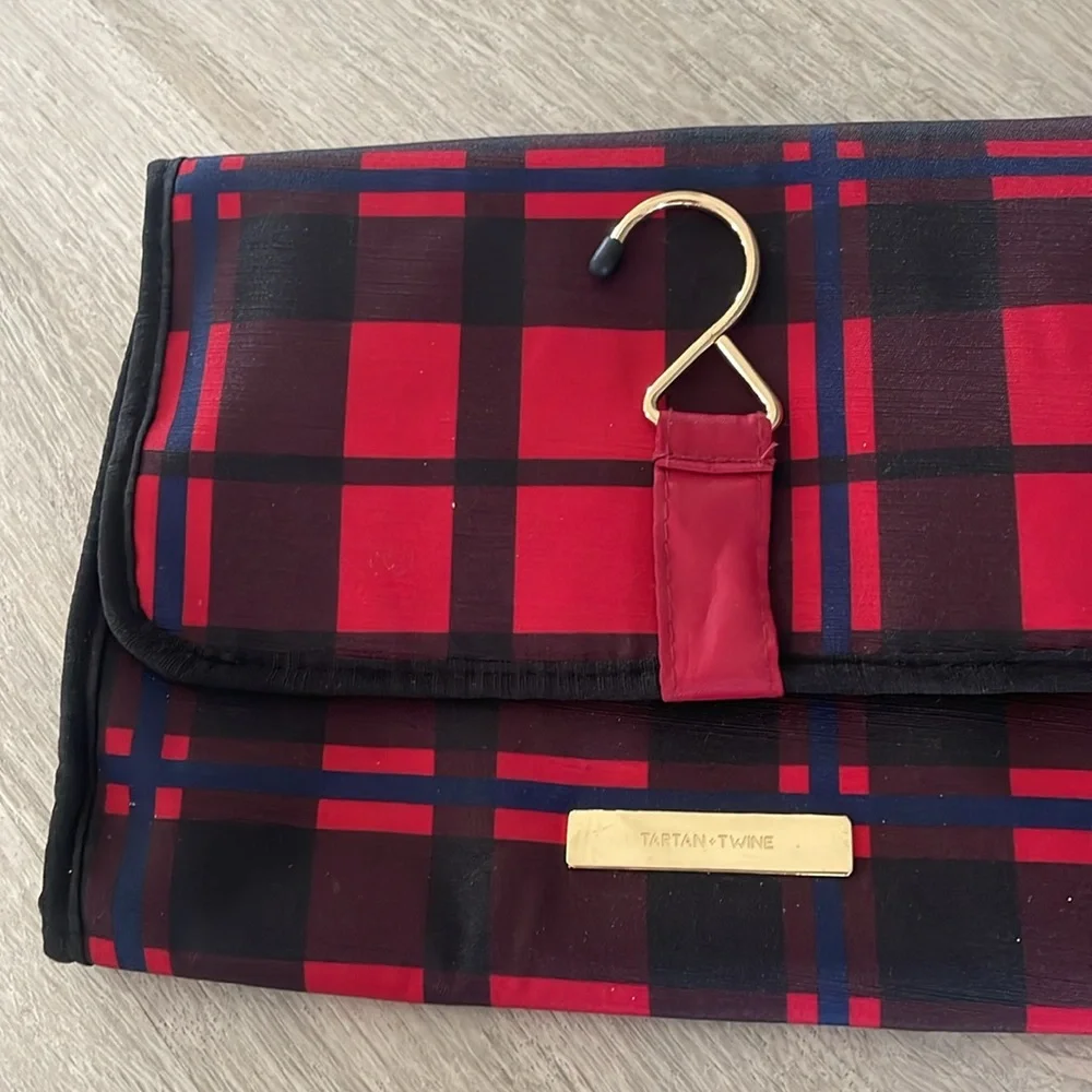 Tartan + Twine red home smoke