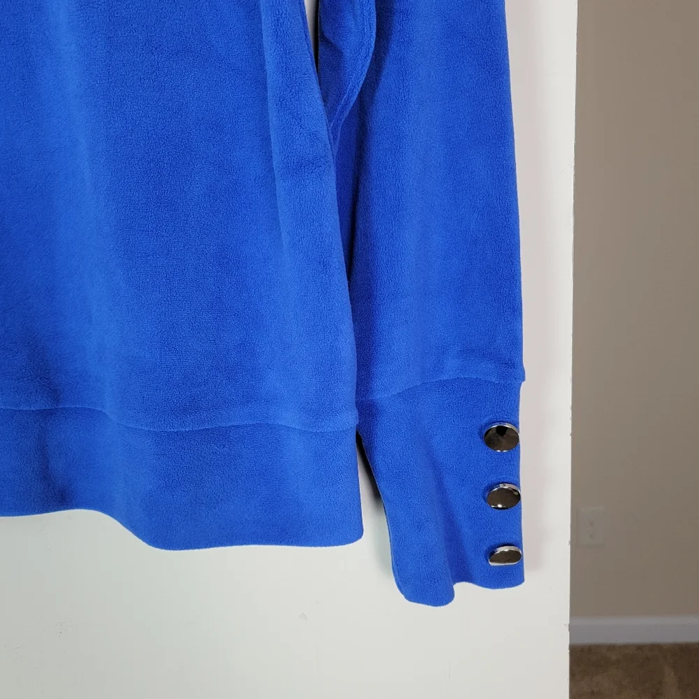 Exclusive blue cozy