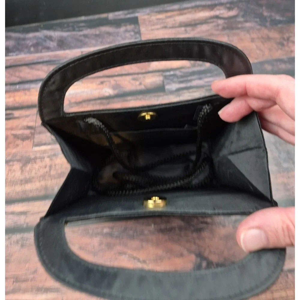 The Unbranded Brand chic versatile