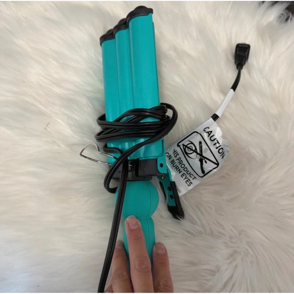 Like new Tigi Bed Head 3 Barrel Wave Affair Curling Iron Waver
