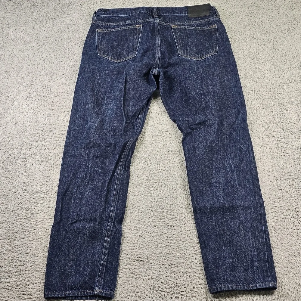 Banana Republic brand banana